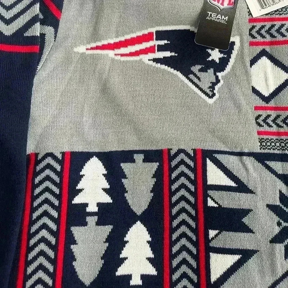 NWT NFL New England Patriots men’s sweater holidays ugly sweater winter - Picture 5 of 7